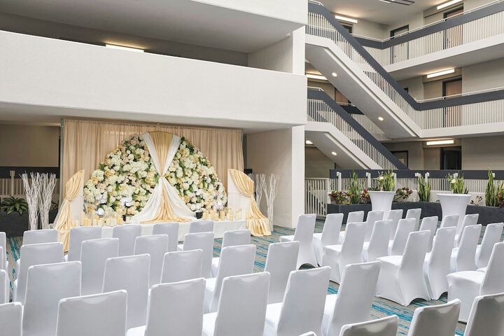 Ballroom/Hall 31 of 59