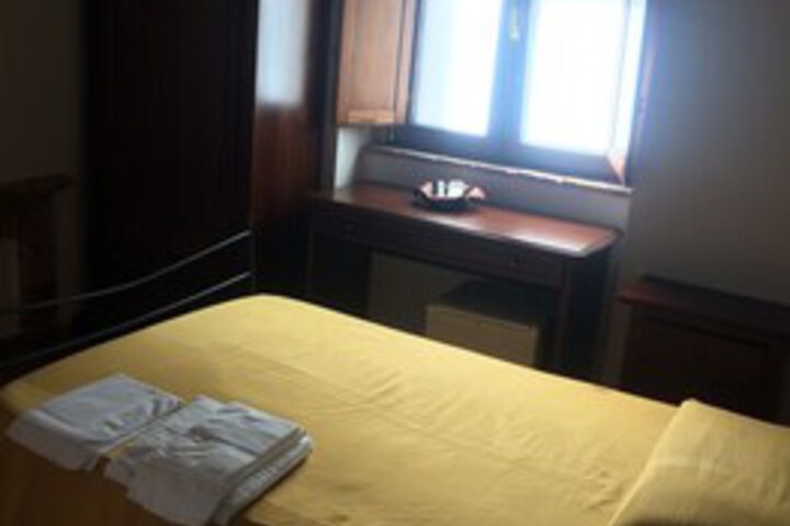 Room 52 of 55