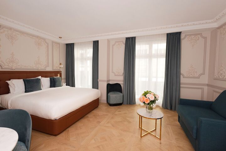 Room 4 of 32