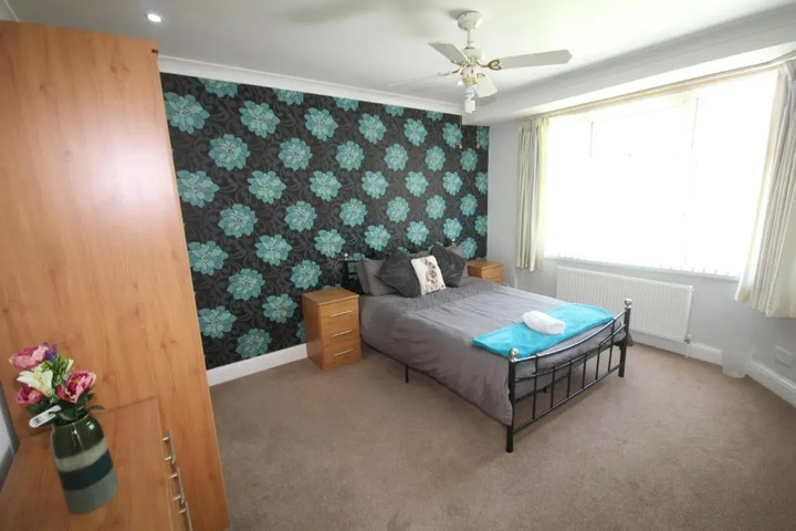 Room 3 of 20