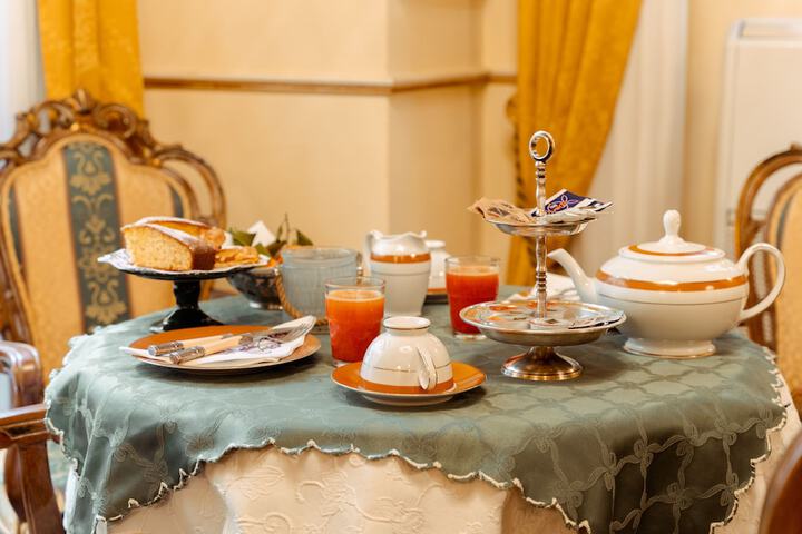 Breakfast/Coffee Service 66 of 76