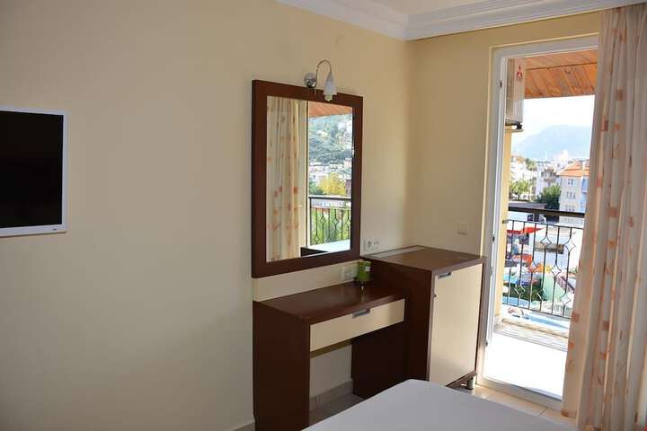 Room 5 of 24