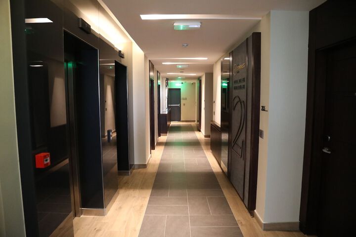 Ballroom/Hall 35 of 45