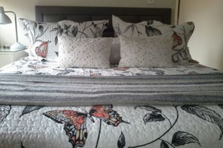 Room 13 of 28