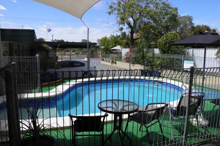 7th Street Motel