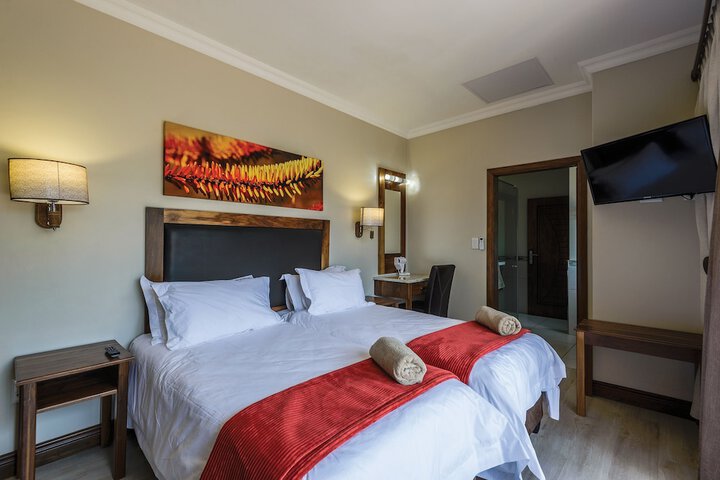 Room 5 of 183