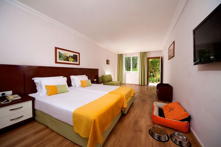 Room 15 of 108