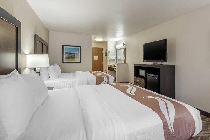 Room 33 of 65