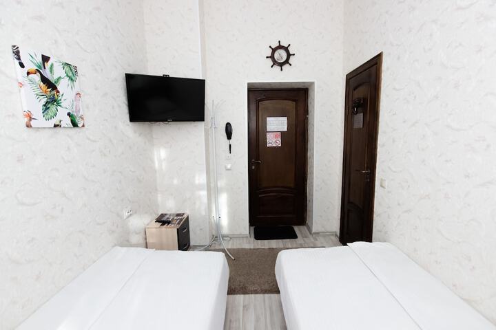 Room 5 of 6