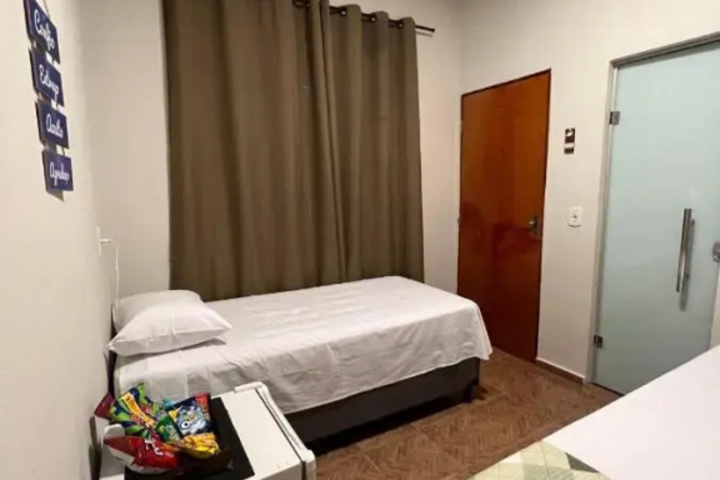 Room 2 of 17