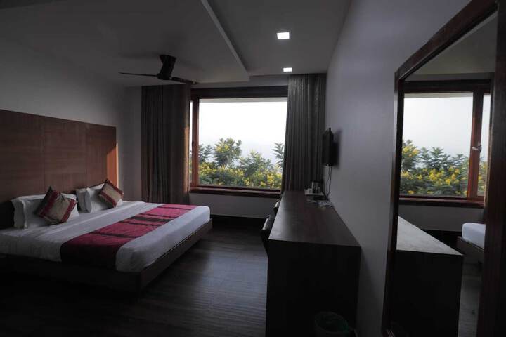 Room 7 of 18