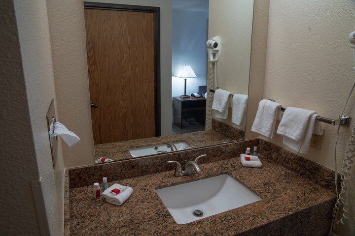 Room 13 of 25