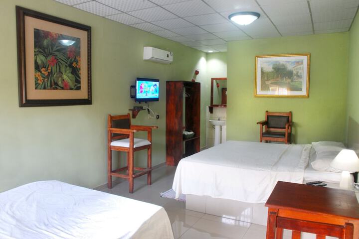 Room 3 of 37