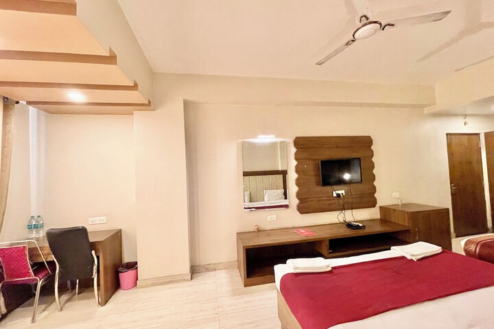 Room 13 of 41