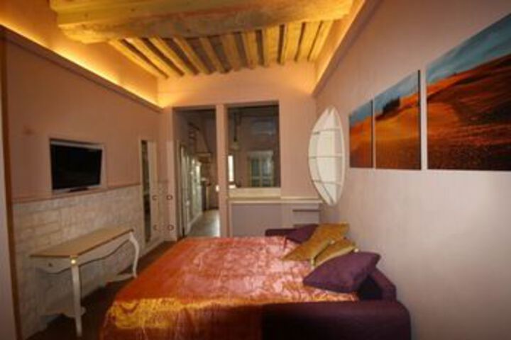 Room 4 of 15