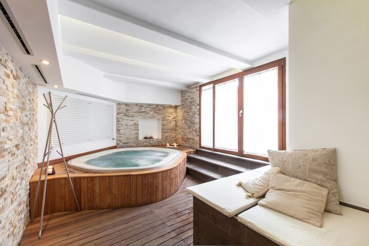 Pools & Facilities