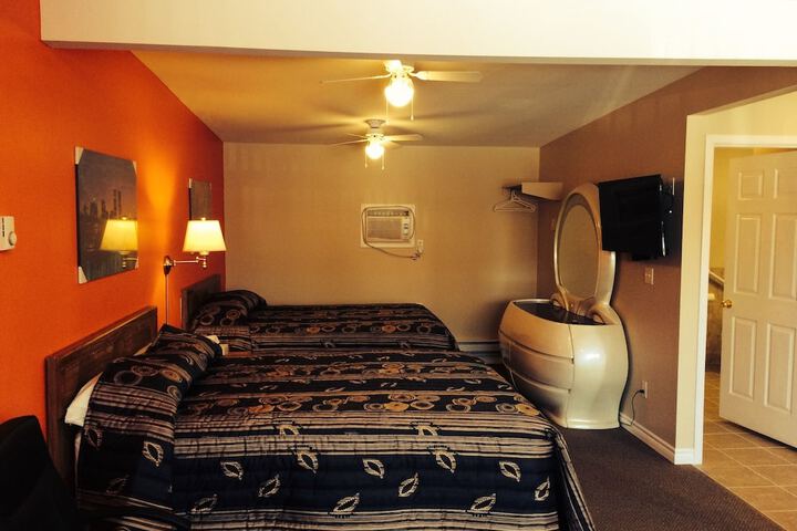 Room 13 of 43