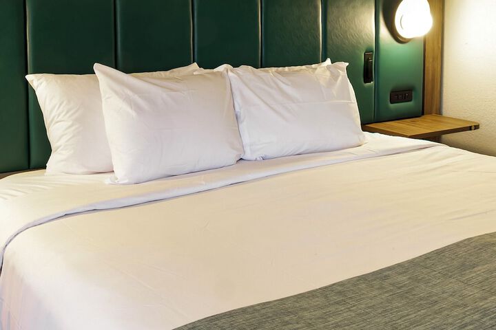1 King Bed (9 of 16)
