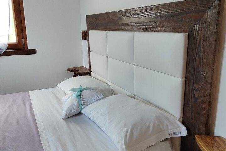 Room 4 of 34
