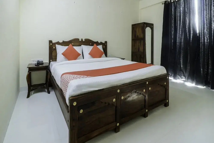 Room 6 of 15