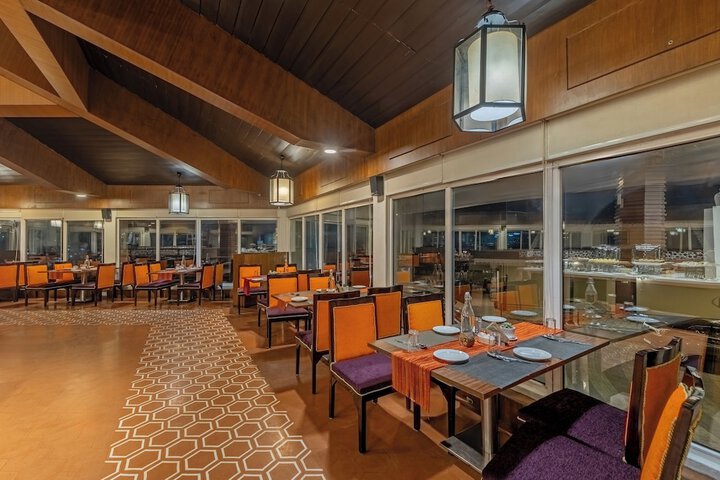 Dining 89 of 131