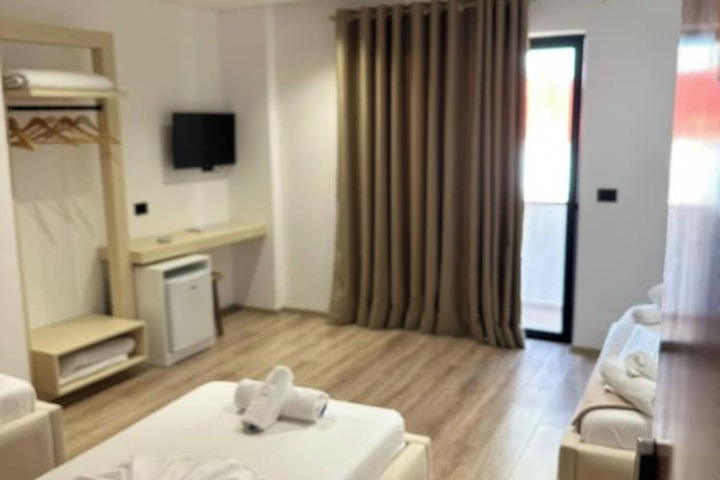 Room 28 of 68