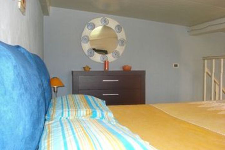 Room 11 of 14