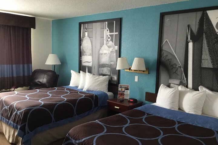 2 Double Beds (17 of 20)