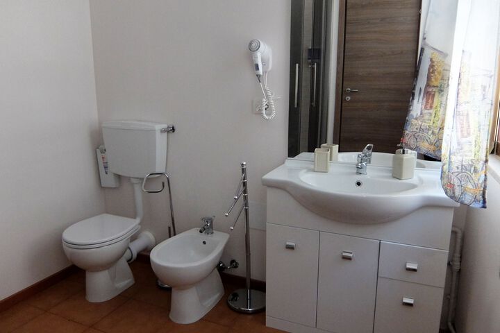 Room 6 of 35