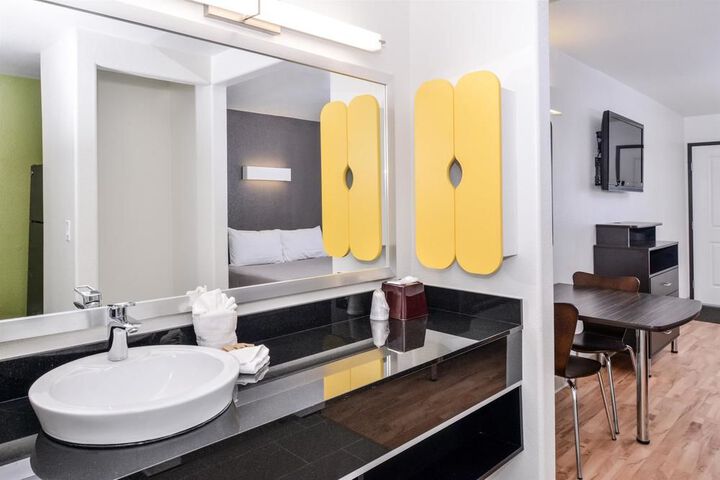Room 15 of 23