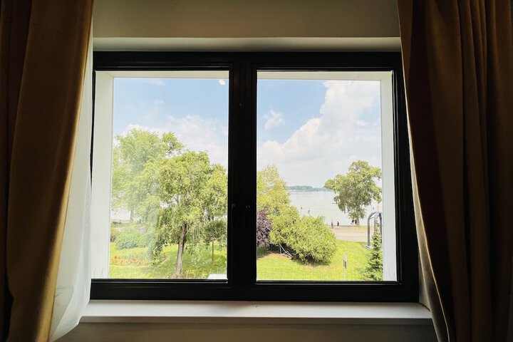 Room 6 of 54