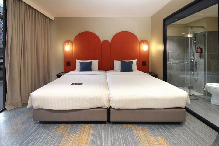 Room 47 of 161