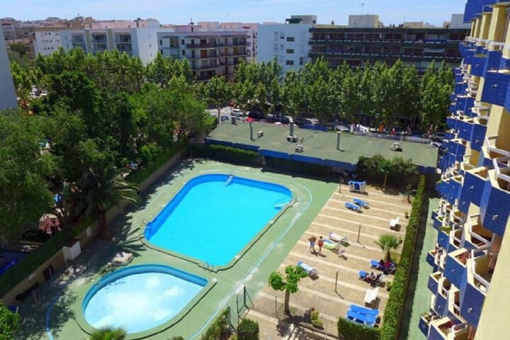 Hotel with Pool