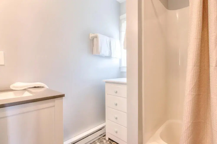 Room 8 of 23