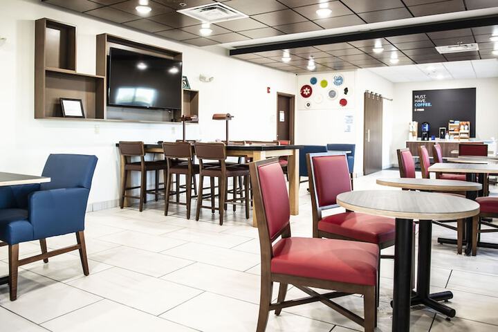 Breakfast/Coffee Service 57 of 73