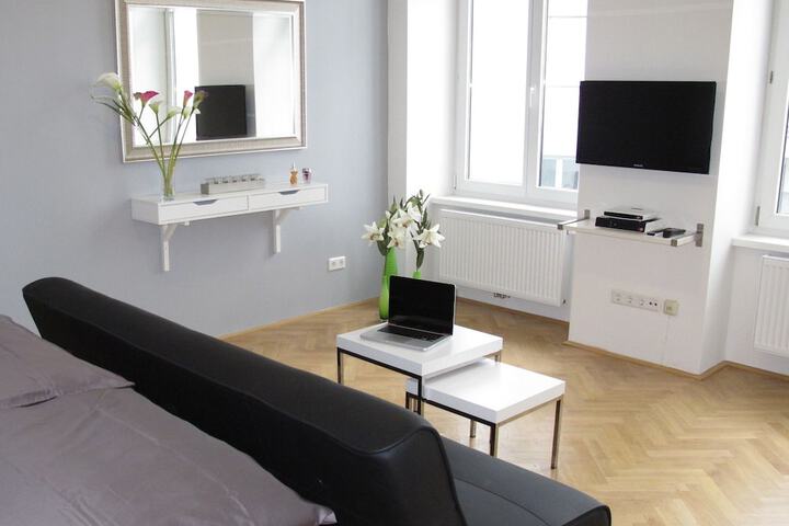 Room 12 of 24