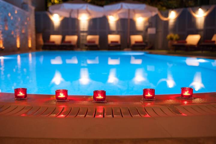 Pool 33 of 58