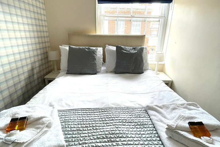 Room 25 of 59