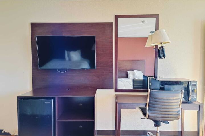 Room 10 of 38