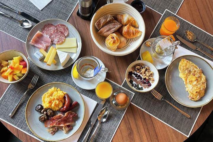 Breakfast/Coffee Service 90 of 120