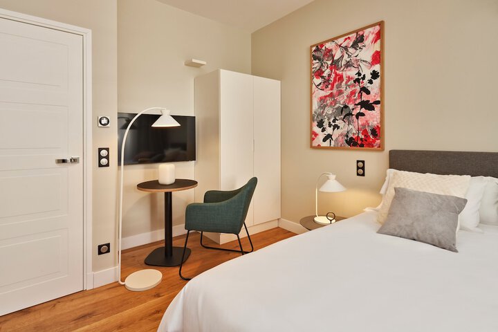 Room 22 of 48