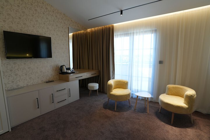 Room 11 of 51