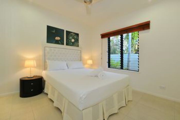 Room 8 of 32