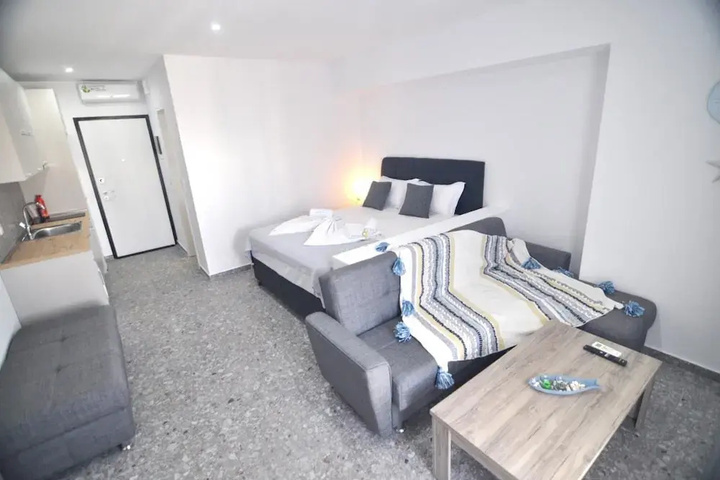 Room 2 of 3
