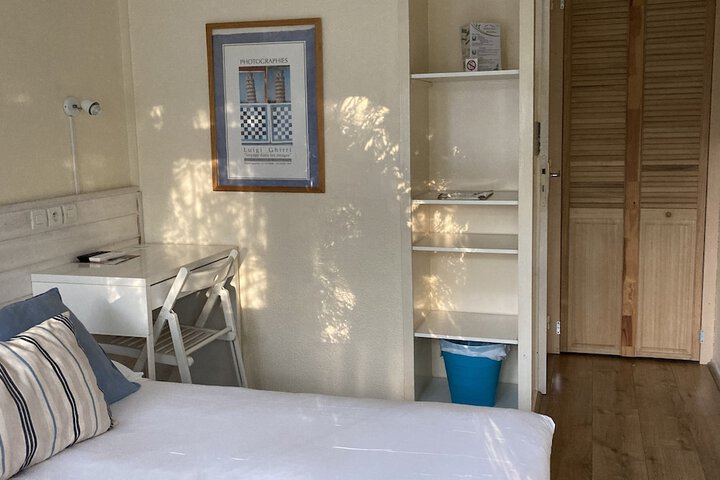Room 11 of 141