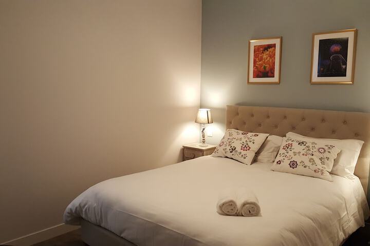 Room 32 of 62