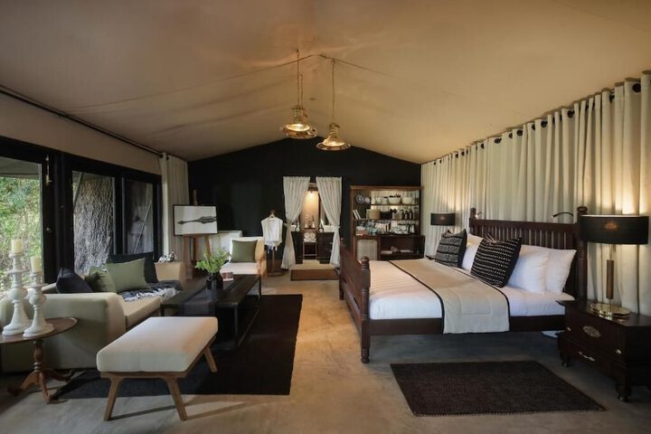 Room 6 of 24