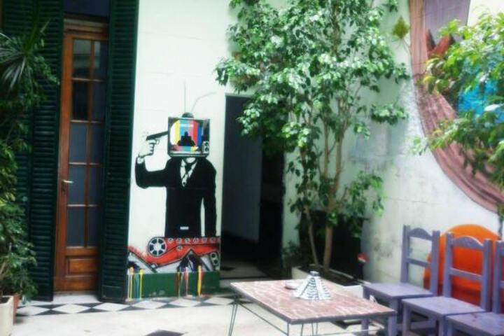 Photo 1