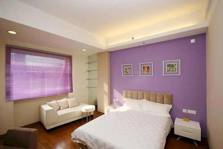 Room 5 of 11