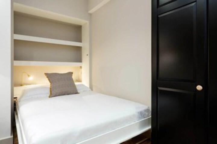 Room 10 of 13